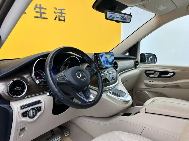 Mercedes-Benz V-Class — Фото автомобиля 17