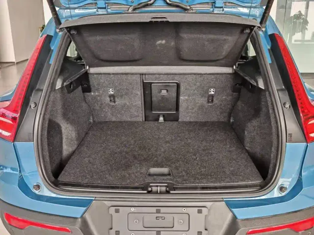 Volvo XC40 — Фото автомобиля 21