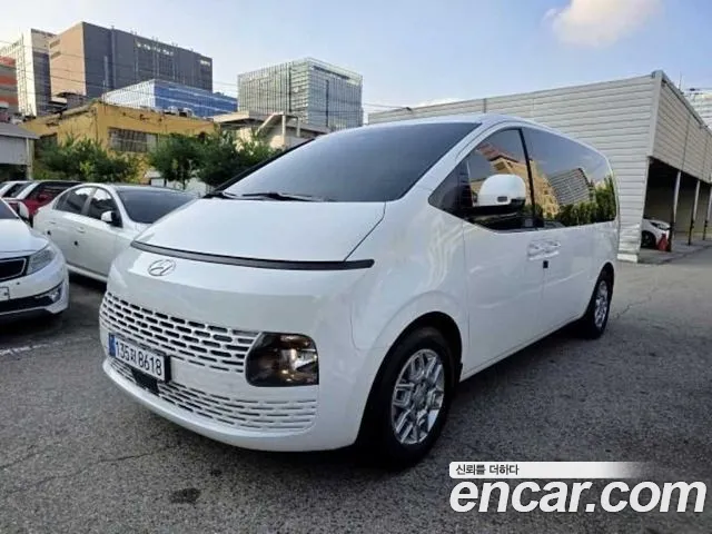 Фотография автомобиля — Hyundai Staria