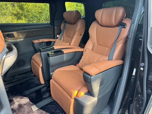 Toyota Vellfire — Фото автомобиля 5