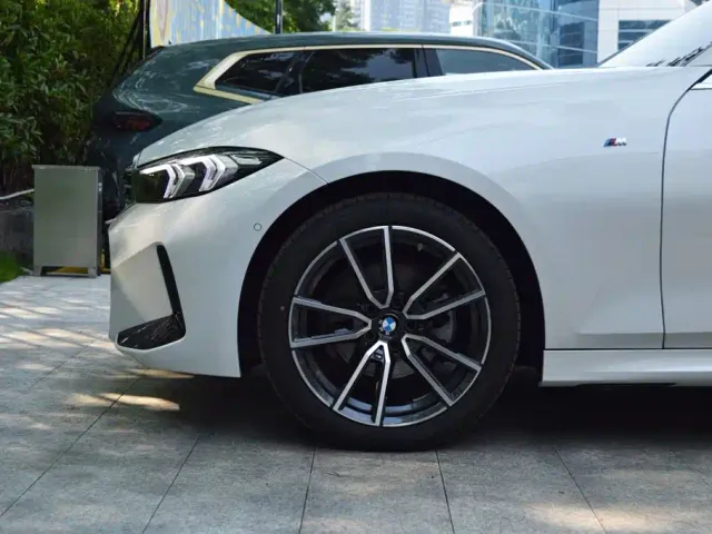 BMW 3 Series — Фото автомобиля 15