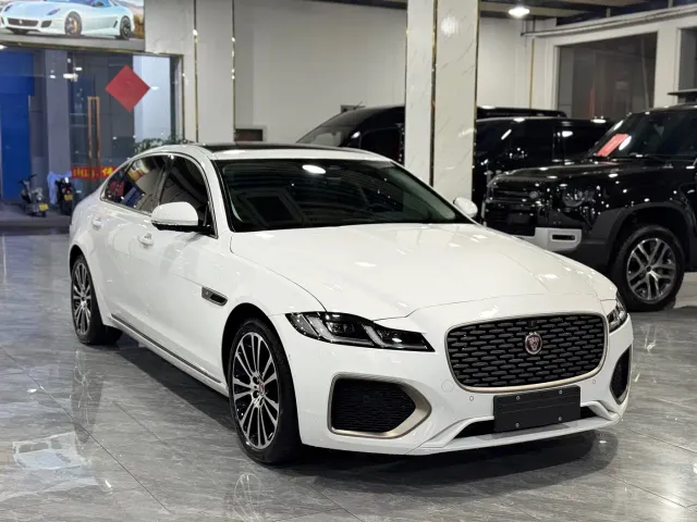 Jaguar XFL — Фото автомобиля 3
