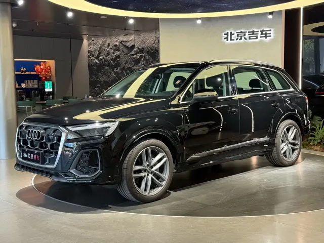 Фотография автомобиля — Audi Q7