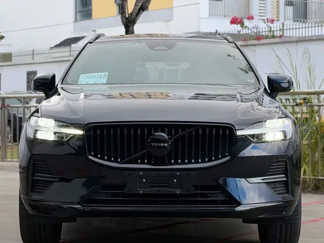 Volvo XC60 — Фото автомобиля 2