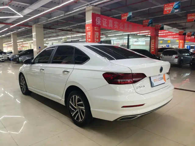 Volkswagen Lavida — Фото автомобиля 5