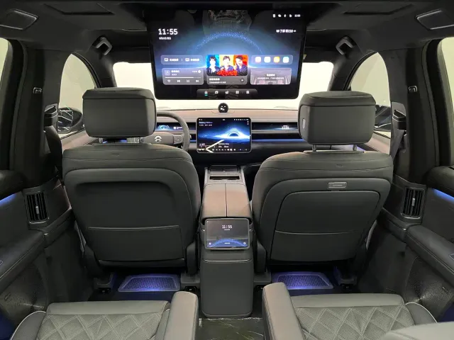 Nio ES8 — Фото автомобиля 16
