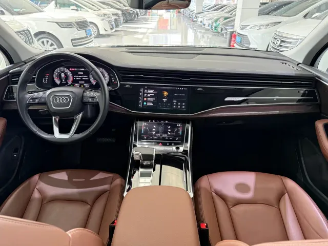 Audi Q7 — Фото автомобиля 13