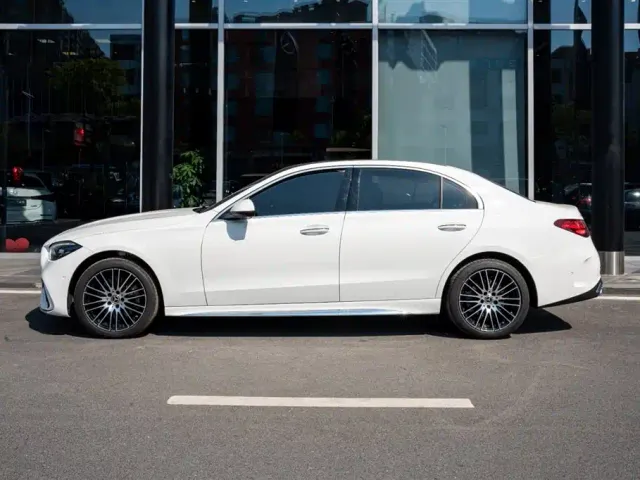 Mercedes-Benz C-Class — Фото автомобиля 4