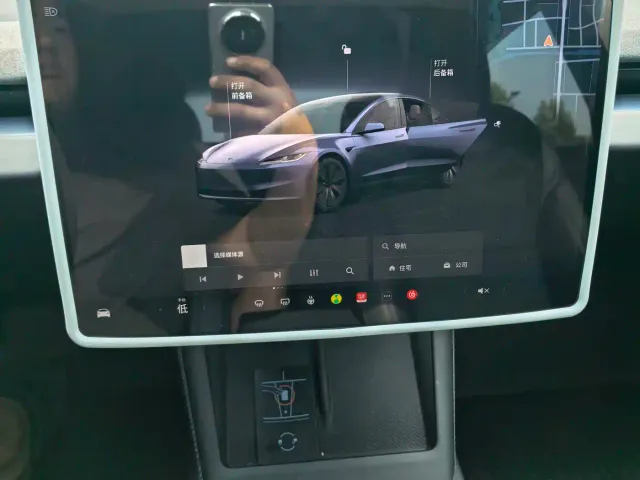 Tesla Model 3 — Фото автомобиля 7