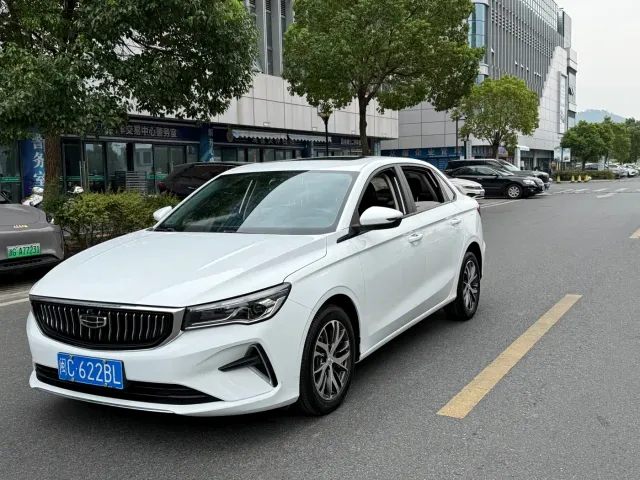 Фотография автомобиля — Geely Emgrand