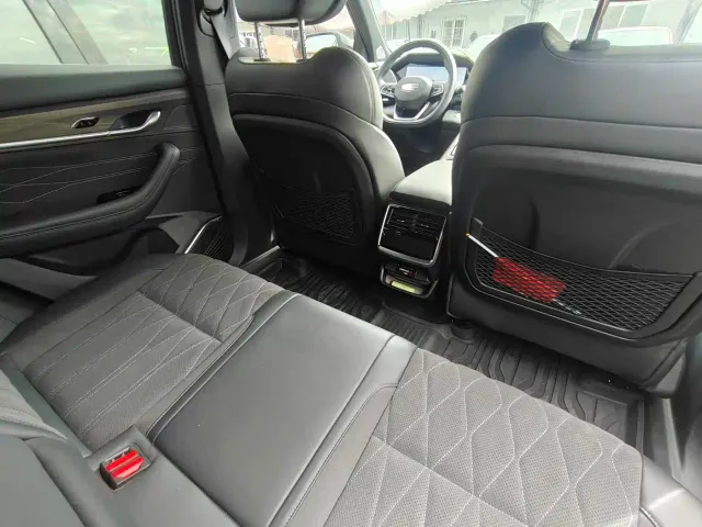 Geely Xingyue L 2025 Oriental Glory 2.0TD Automatic Star Collector Edition — Фото автомобиля 14