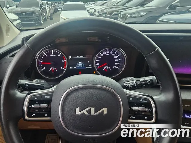 Kia Canival Carnival 4 поколение Дизель 9 мест Prestige — Фото автомобиля 9