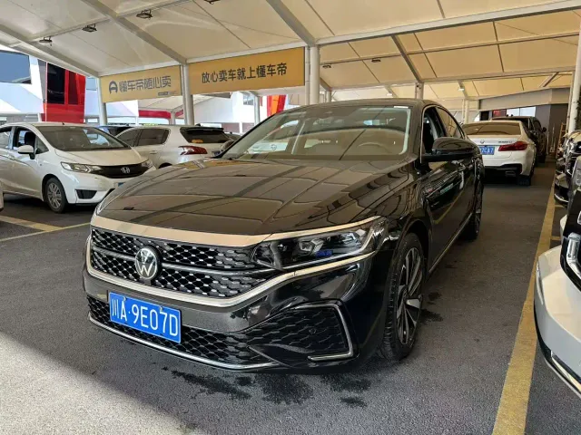 Фотография автомобиля — Volkswagen Passat