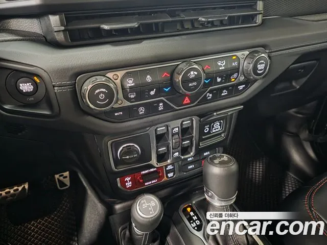 Jeep Wrangler Wrangler (JL) — Фото автомобиля 11