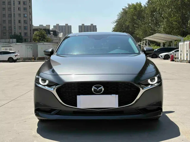 Mazda Axela — Фото автомобиля 2