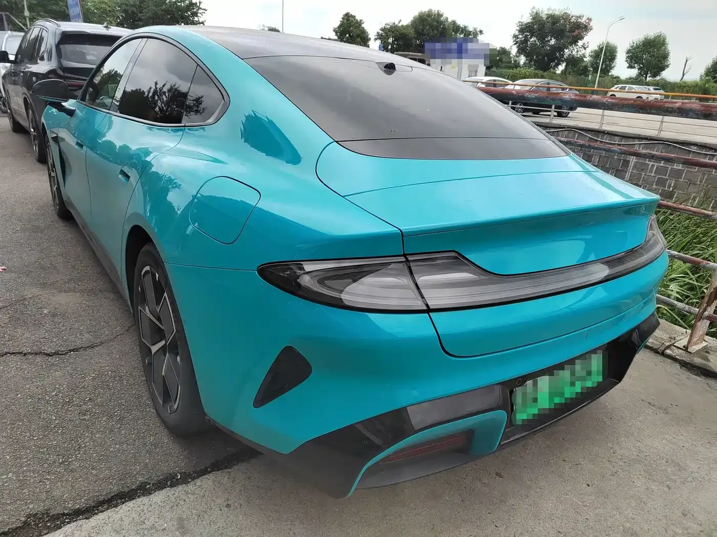 Xiaomi Auto Xiaomi SU7 2024 RWD Standard Founder's Edition — Фото автомобиля 12