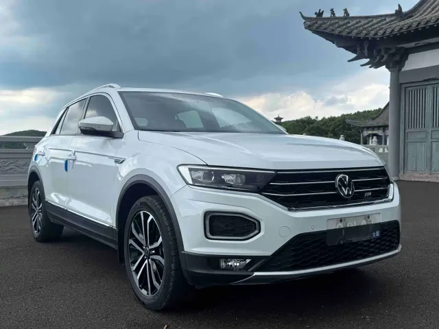 Volkswagen T-Roc — Фото автомобиля 3