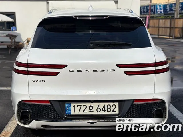 Genesis GV70 — Фото автомобиля 6