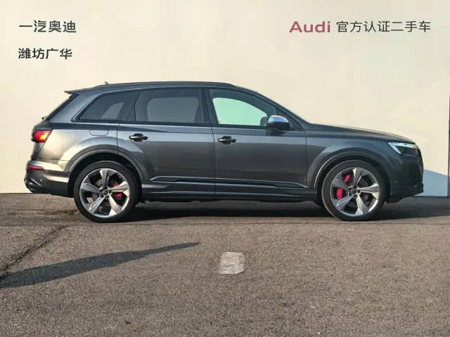 Audi SQ7 — Фото автомобиля 3