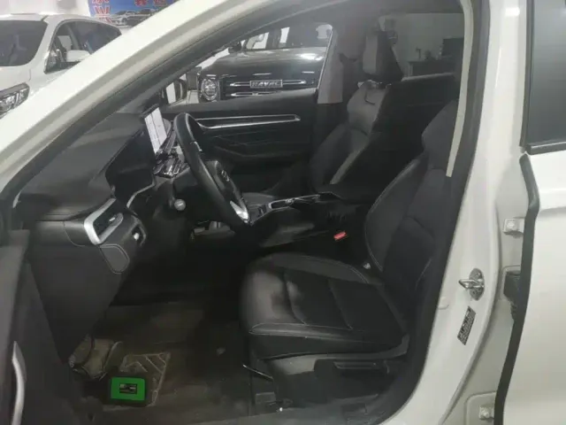 Geely Emgrand — Фото автомобиля 10