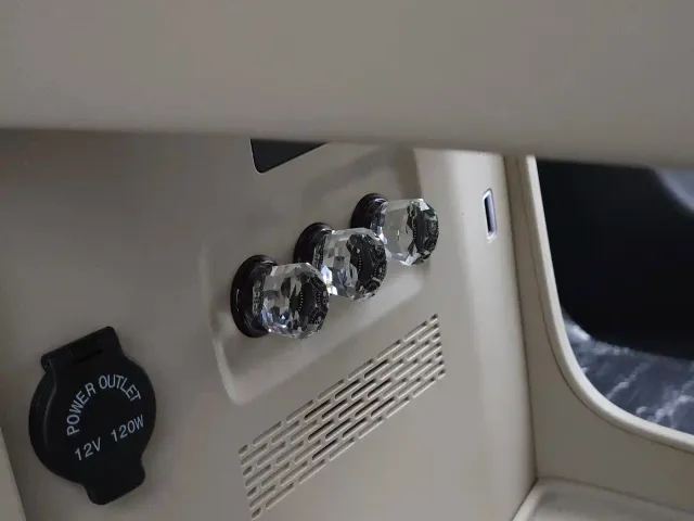 Chery Fengyun Fengyun T11 2024 Base Model — Фото автомобиля 20