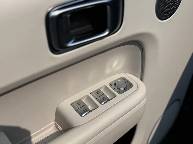 Li Auto L7 — Фото автомобиля 14