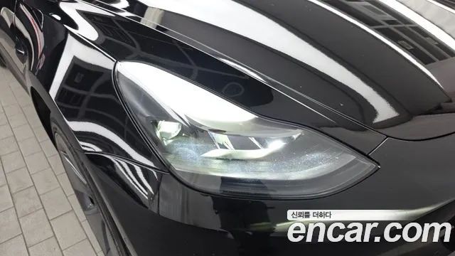 Tesla Model 3 — Фото автомобиля 7