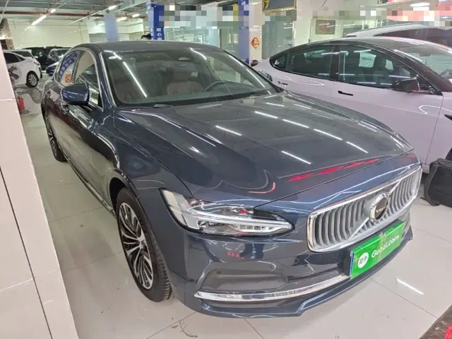 Volvo S90 — Фото автомобиля 3