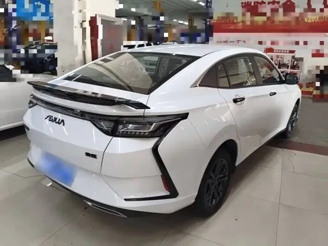 Dongfeng Yixuan — Фото автомобиля 6