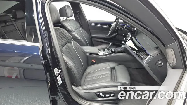 BMW 5-Series 5 серия (G30) 530i xDrive M Sport — Фото автомобиля 24