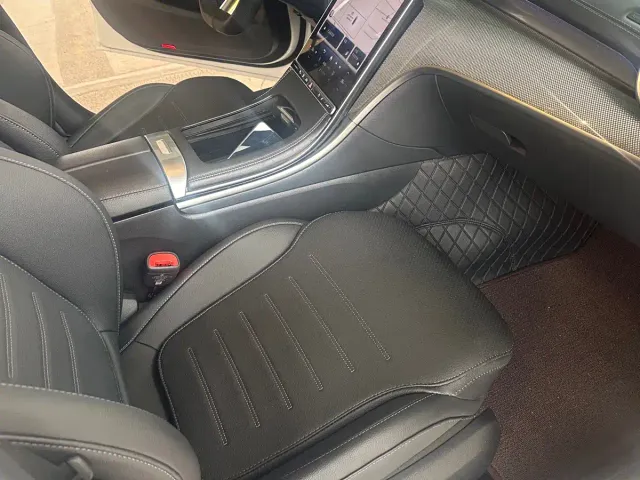 Mercedes-Benz C-Class — Фото автомобиля 9