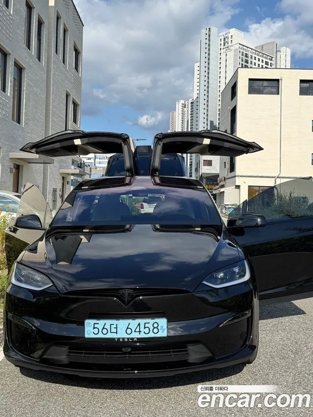 Tesla Model X — Фото автомобиля 2