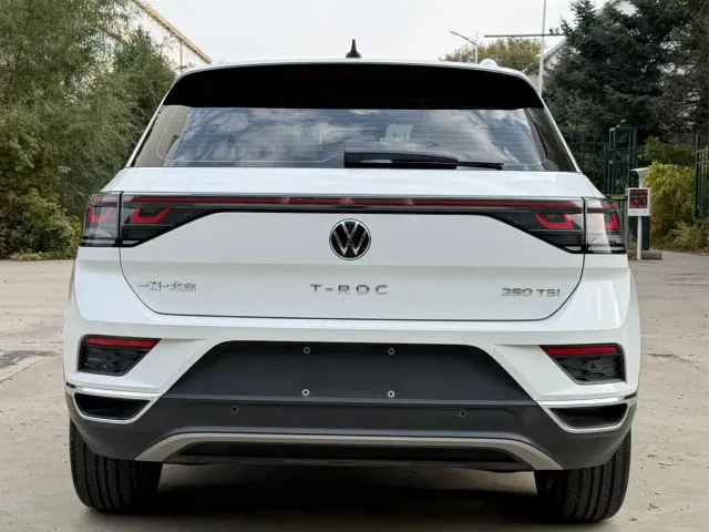 Volkswagen T-Roc — Фото автомобиля 6