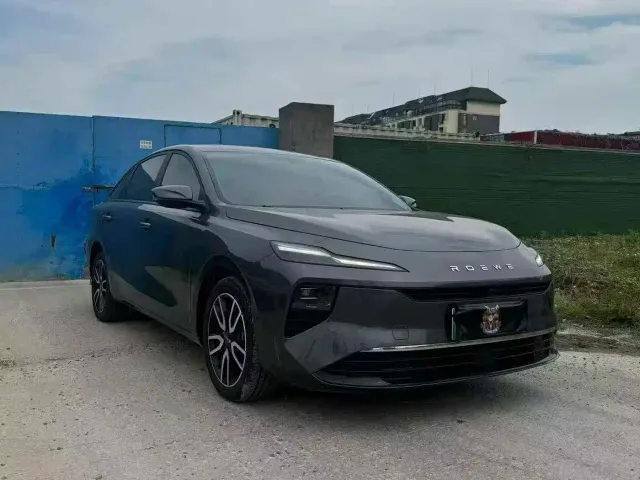 Roewe D6 — Фото автомобиля 3