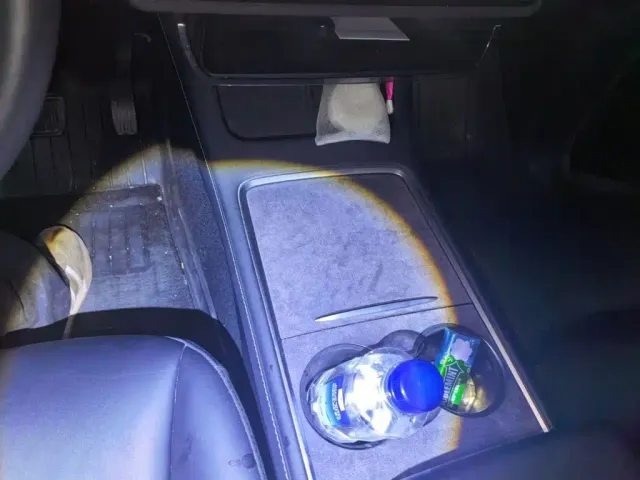 Tesla Model Y — Фото автомобиля 6