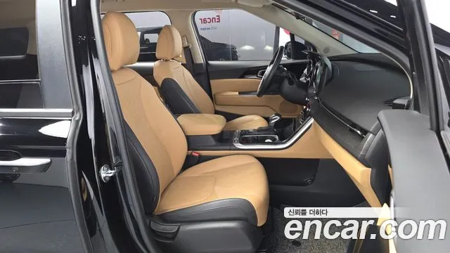 Kia Carnival Generation 4 — Фото автомобиля 10