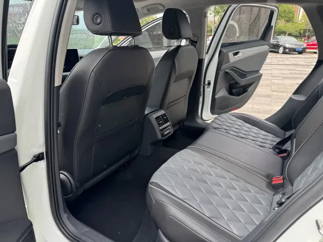 Volkswagen Sagitar — Фото автомобиля 10