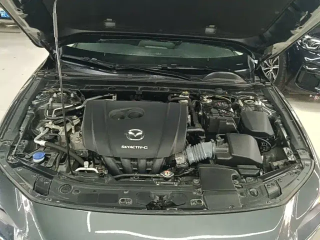 Mazda Axela — Фото автомобиля 19