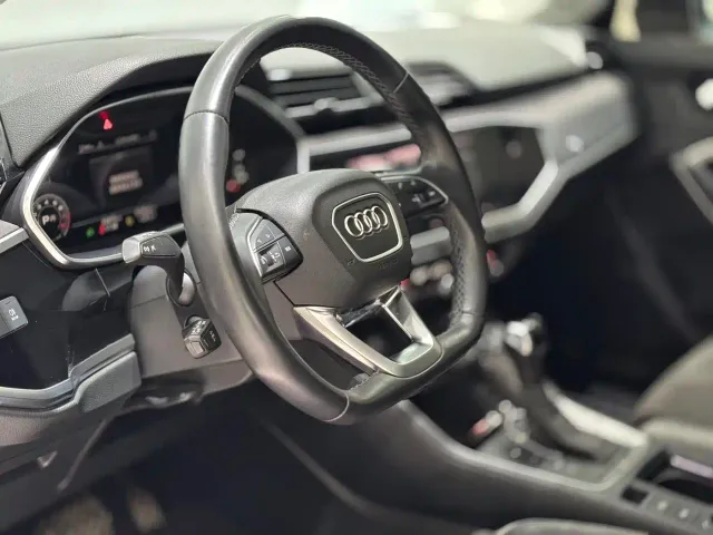 Audi Q3 — Фото автомобиля 11