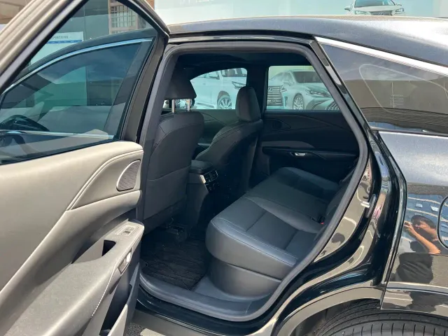 Lexus RX — Фото автомобиля 3