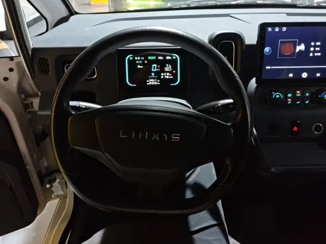 Linxys Ling Shi Golden Warehouse — Фото автомобиля 10