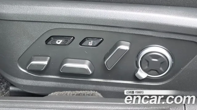 Hyundai Grandeur Grandeur (GN7) 3.5 Бензин 4WD — Фото автомобиля 27
