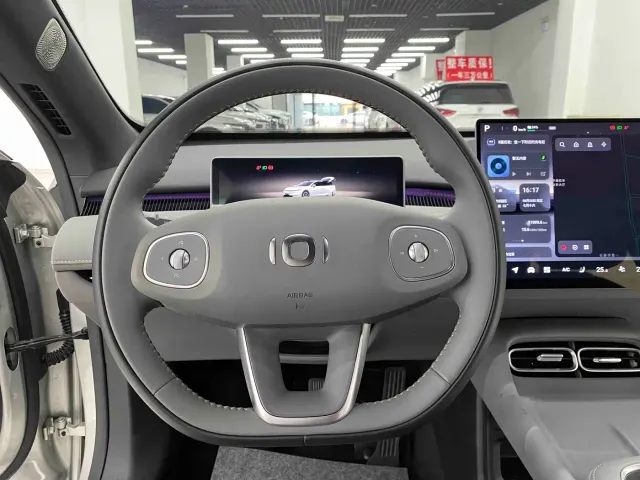 Changan Qiyuan A06 — Фото автомобиля 14