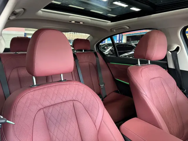 BMW 3 Series — Фото автомобиля 11