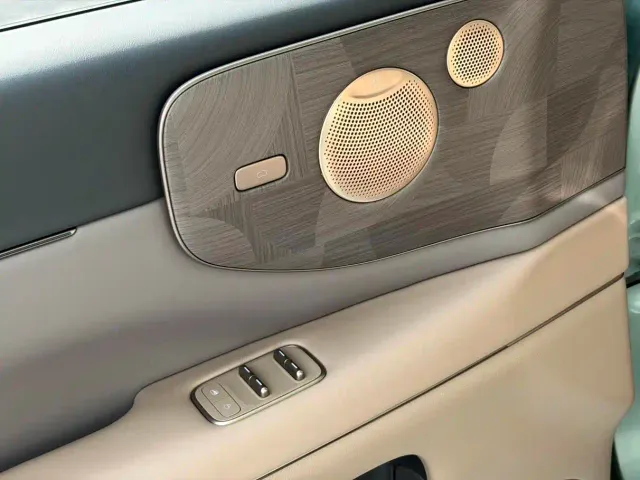 IM Motors LS8 — Фото автомобиля 14