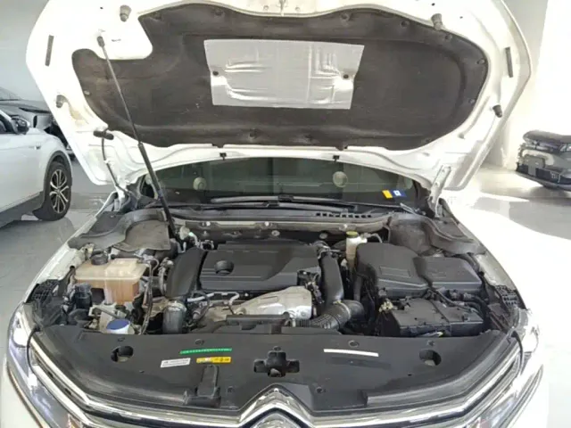 Citroen C6 — Фото автомобиля 19