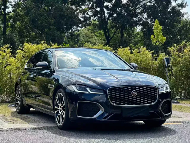 Jaguar XFL — Фото автомобиля 3