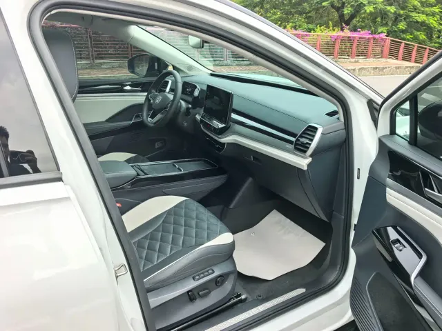 Volkswagen ID.6 CROZZ 2021 Long Range PRO Version — Фото автомобиля 11