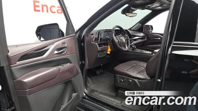 Cadillac Escalade Generation 5 — Фото автомобиля 10
