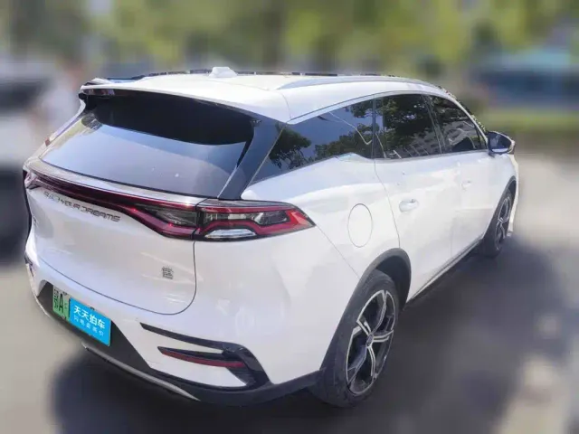 BYD Tang — Фото автомобиля 2